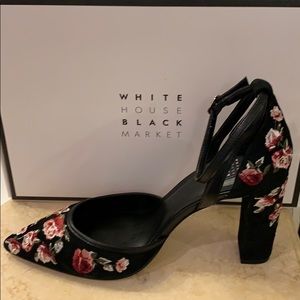White House Black Market Aurora Black size 9.
